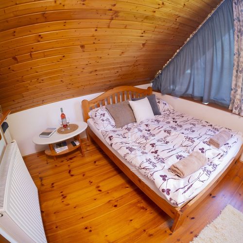 Apartament la mansardă maisonetă cu 1 camera pentru 2 pers.