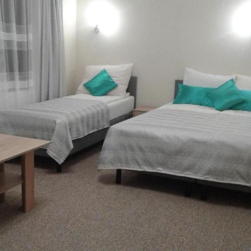 Apartament la parter cu vedere spre grădină cu 1 camera pentru 5 pers.