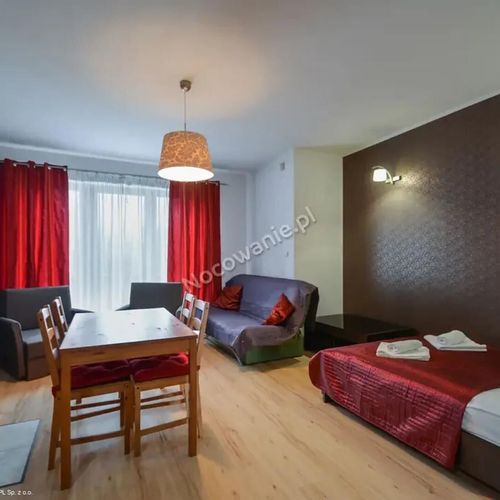 Apartament 5-osobowy na parterze z widokiem na ogród z 2 pomieszczeniami sypialnianymi (możliwa dostawka)