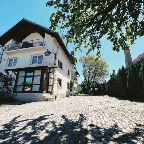 Casă de vacanță pentru 22 pers. (se inchirieaza doar integral)