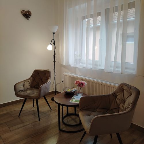 Apartament grand la parter cu 2 camere pentru 6 pers.