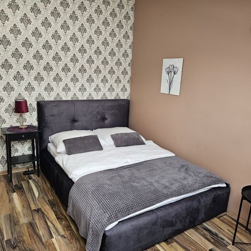 Apartament 3-osobowy na poddaszu z klimatyzacją z 1 pomieszczeniem sypialnianym (możliwa dostawka)