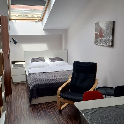 Apartament 5-osobowy na poddaszu z klimatyzacją z 2 pomieszczeniami sypialnianymi