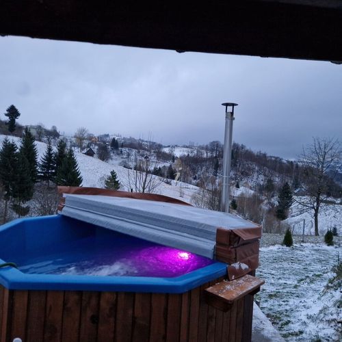 Casă de vacanță cu vedere spre munte cu vedere spre grădină pentru 14 pers. (se inchirieaza doar integral)