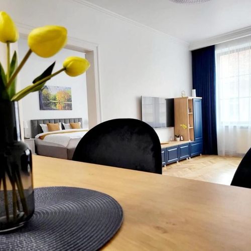 Apartament la etaj cu vedere spre oraș cu 3 camere pentru 6 pers.