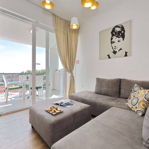 Apartman s balkónem pro 3 os. s 1 ložnicí s výhledem na moře