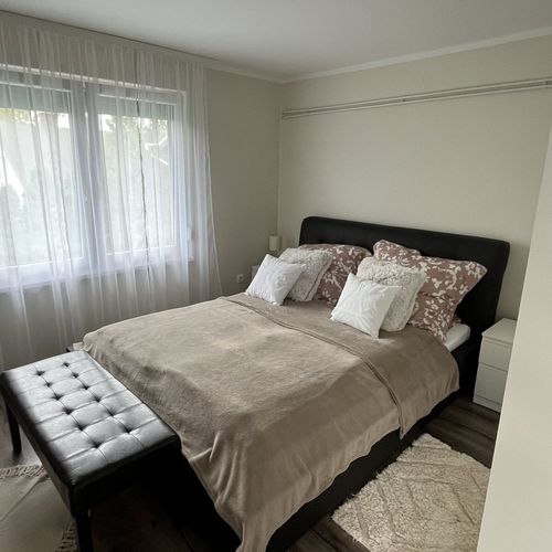 Apartament la etaj cu vedere spre grădină cu 2 camere pentru 4 pers.