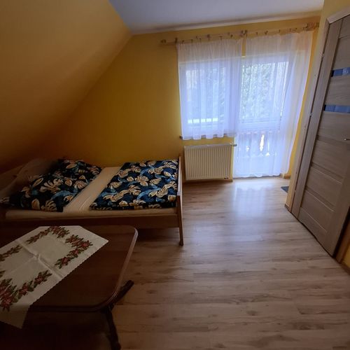 Pokój 4-osobowy z balkonem tV z płaskim ekranem