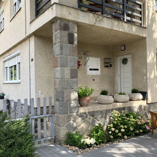 Apartament familial(ă) întreaga unitate pentru 6 pers. (se inchirieaza doar integral)