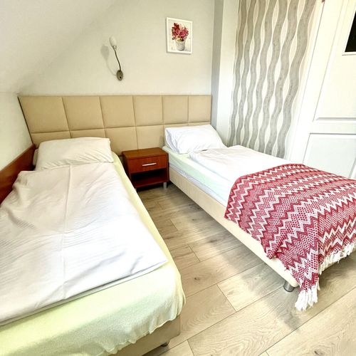 Pokój 2-osobowy z prysznicem z dostępem do ogrodu
