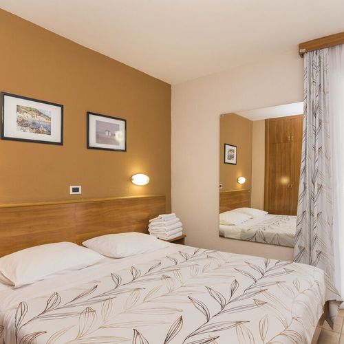 Apartament premium cu terasă cu 2 camere pentru 4 pers.