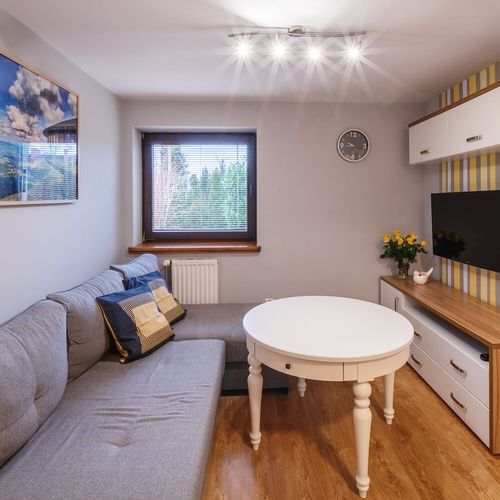 Apartament 4-osobowy z łazienką z własną kuchnią z 2 pomieszczeniami sypialnianymi