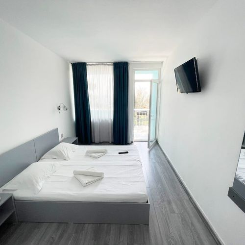 Camera dubla cu balcon cu vedere spre mare