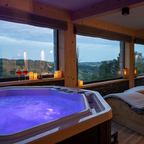 Casă de vacanță deluxe cu vedere spre munte pentru 11 pers. (se inchirieaza doar integral)