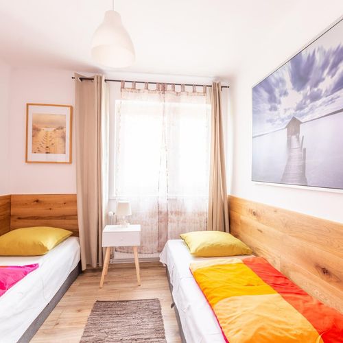 Apartman s balkónem s vlastní kuchyňkou pro 4 os. se 2 ložnicemi