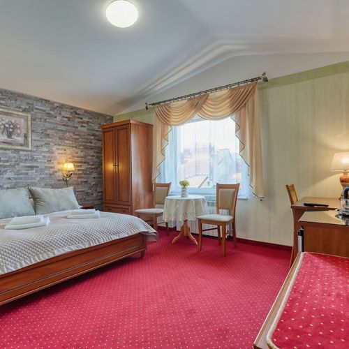 Apartament 4-osobowy z łazienką z widokiem na las z 2 pomieszczeniami sypialnianymi