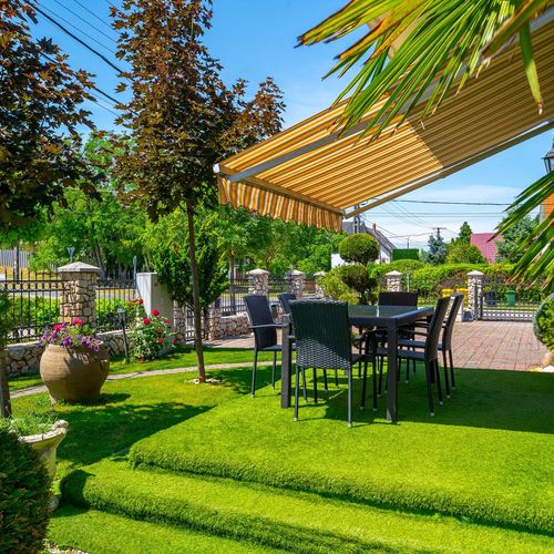 Apartament deluxe la parter cu 3 camere pentru 6 pers.
