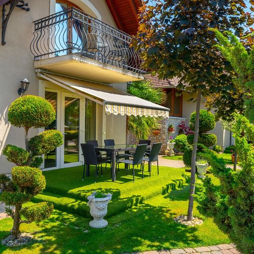 Apartament standard la parter cu 2 camere pentru 4 pers.