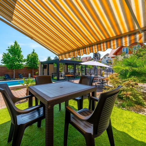 Apartament standard la parter cu 2 camere pentru 4 pers.