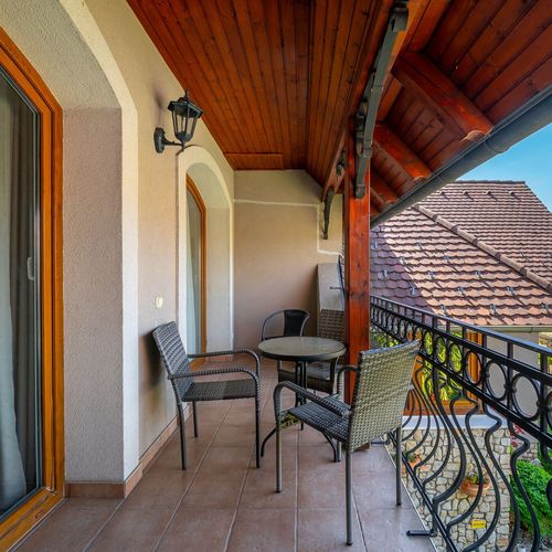 Apartament standard la etaj cu 3 camere pentru 6 pers.