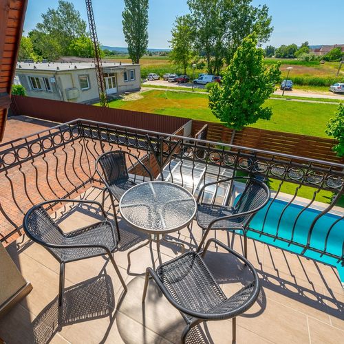 Apartament classic la etaj cu 2 camere pentru 4 pers.