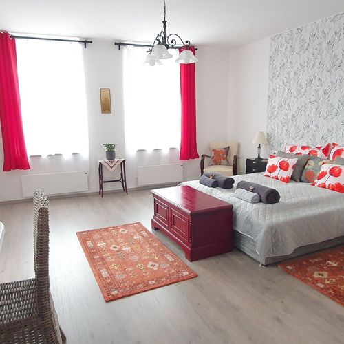 Grand Apartman s balkónem pro 4 os. se 2 ložnicemi (s možností přistýlky)