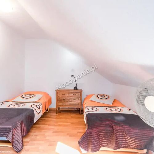 Apartament la mansardă cu 2 camere pentru 6 pers.