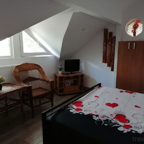 Casa rustică pentru 15 pers. (se inchirieaza doar integral)