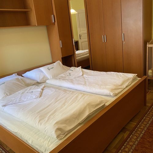 Apartament familial(ă) cu vedere spre munte pentru 6 pers. (se inchirieaza doar integral)
