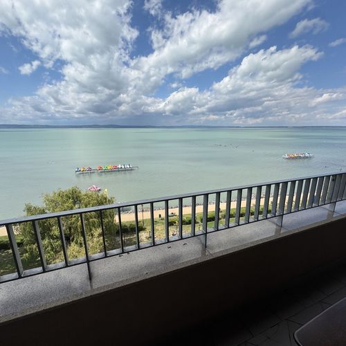 Apartament gold cu vedere spre lac cu 2 camere pentru 4 pers.