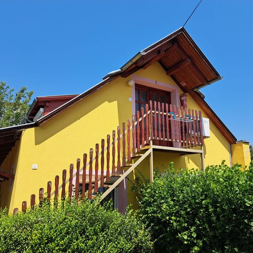 Apartament economy la mansardă cu 2 camere pentru 4 pers.