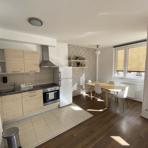 Apartament 6-osobowy z balkonem z 2 pomieszczeniami sypialnianymi