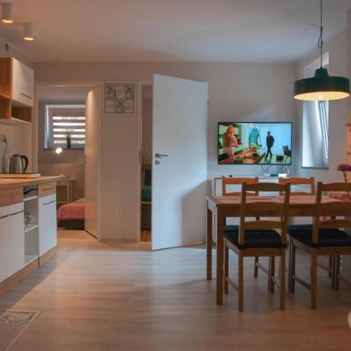 Apartament 6-osobowy na parterze Tourist z 3 pomieszczeniami sypialnianymi