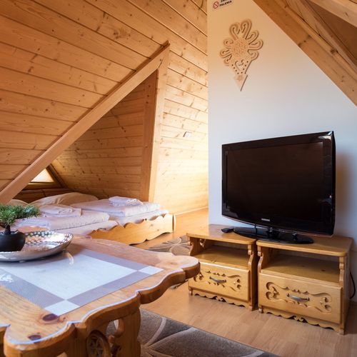 Apartament 2-osobowy na poddaszu Economy z 1 pomieszczeniem sypialnianym (możliwa dostawka)