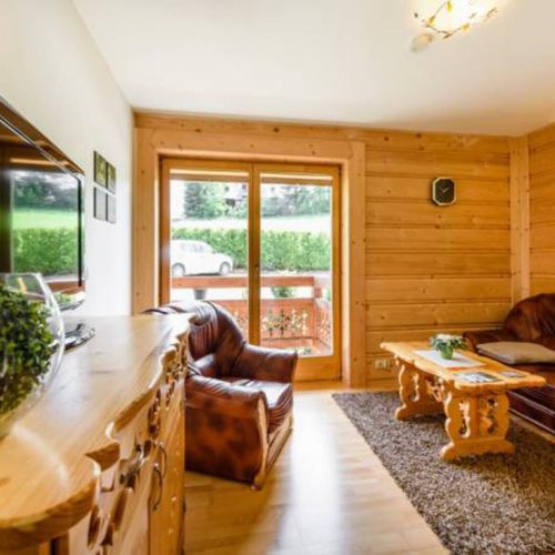 Apartament 5-osobowy na piętrze z balkonem z 2 pomieszczeniami sypialnianymi (możliwa dostawka)