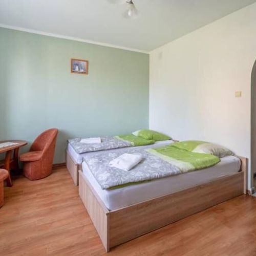 Camera tripla lCD TV cu duș