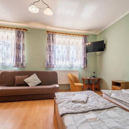 Camera twin lCD TV cu duș