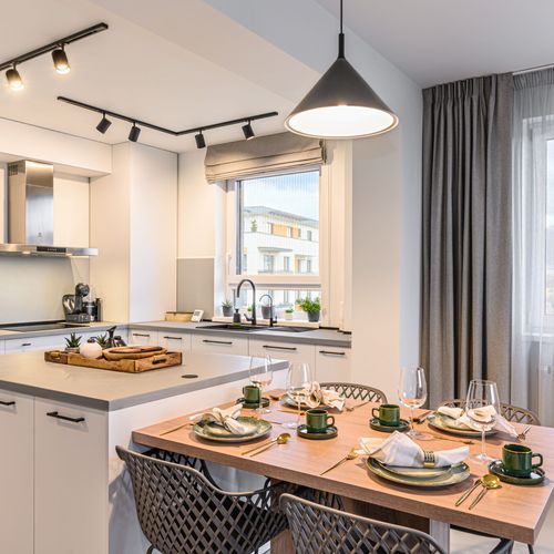 Apartament prezidential cu balcon cu 2 camere pentru 4 pers.
