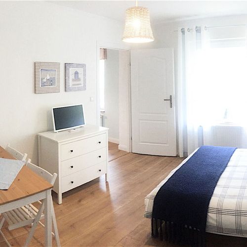 Apartament 4-osobowy na piętrze z własną kuchnią z 1 pomieszczeniem sypialnianym