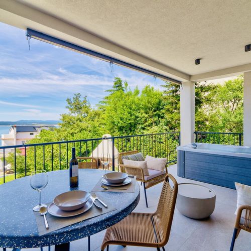 Apartament trip cu balcon cu 2 camere pentru 4 pers.