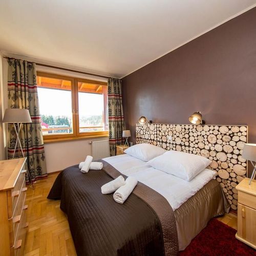 Apartament 4-osobowy z widokiem na góry z 2 pomieszczeniami sypialnianymi