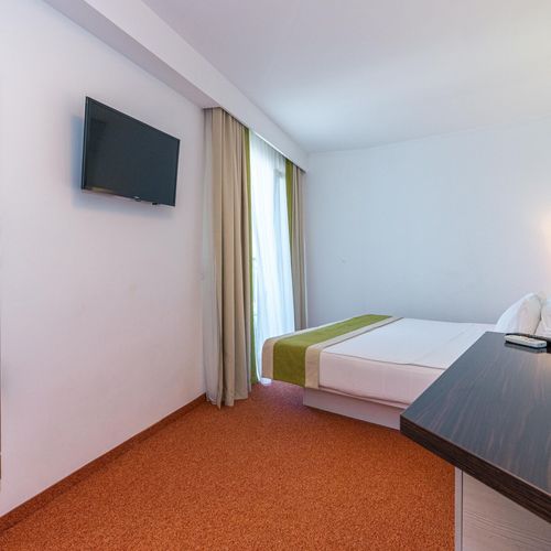 Camera dubla hotel A cu vedere spre oraș