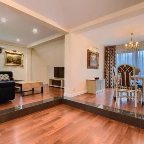 Apartman s balkónem pro 7 os. se 4 ložnicemi s výhledem na hory