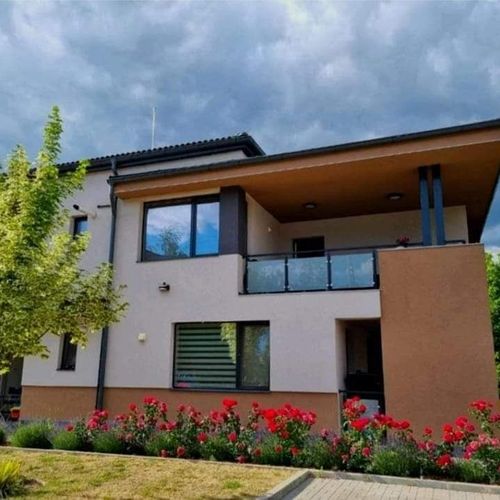 Apartament design la etaj cu 3 camere pentru 8 pers.