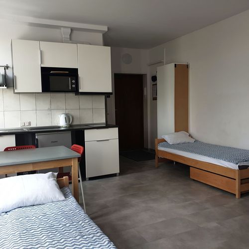 Apartament la etaj cu vedere spre oraș cu 1 camera pentru 4 pers.