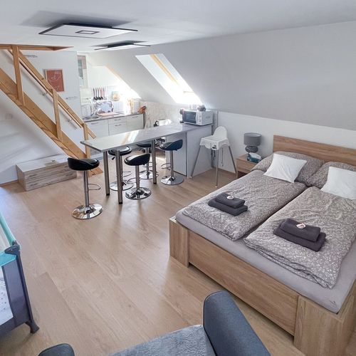 Apartman (jako celek) pro 5 os. s výhledem na les na poschodí (s možností přistýlky)
