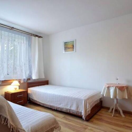 Apartament 4-osobowy z łazienką z 2 pomieszczeniami sypialnianymi