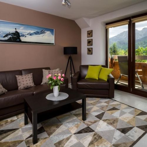 Apartament 5-osobowy z balkonem z widokiem na góry