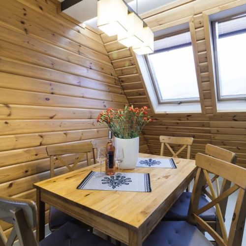 Apartament 6-osobowy z balkonem z łazienką z 3 pomieszczeniami sypialnianymi