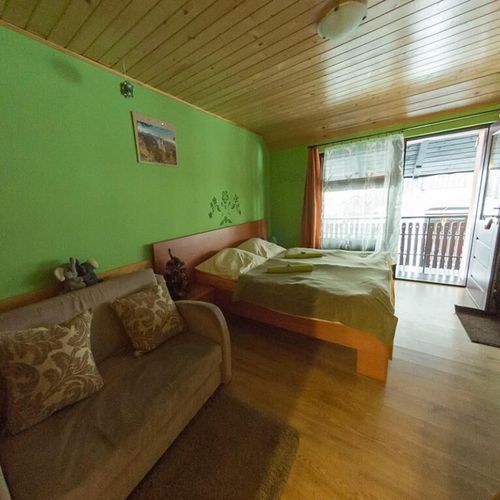 Apartman s koupelnou pro 2 os. s 1 ložnicí na poschodí (s možností přistýlky)